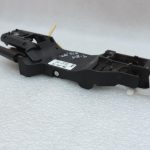OE Toyota Corolla E21 ārējā durvju roktura kronšteins, aizmugurē pa kreisi 6920402400