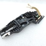 OE Toyota Corolla E21 ārējā durvju roktura kronšteins, aizmugurē pa kreisi 6920402400