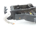 OE Toyota Corolla E21 ārējā durvju roktura kronšteins, aizmugurē labajā pusē 6920302400