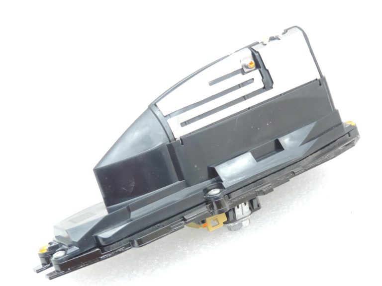 Oe Toyota Yaris IV XP210 antenas pamatne jumta antenai 867600d010