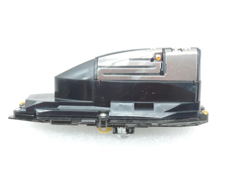 Oe Toyota Yaris IV XP210 antenas pamatne jumta antenai 867600d010