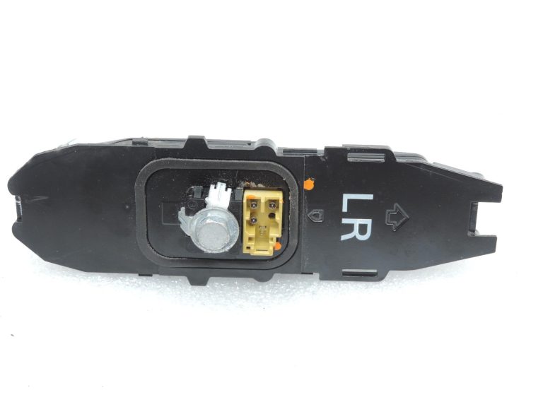 Oe Toyota Yaris IV XP210 antenas pamatne jumta antenai 867600d010