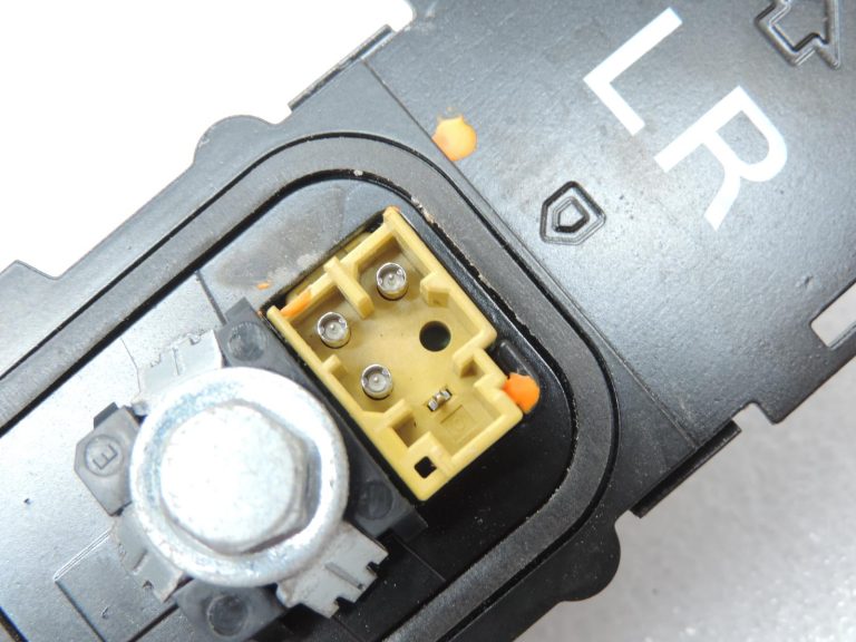 Oe Toyota Yaris IV XP210 antenas pamatne jumta antenai 867600d010