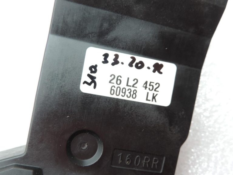 OE Toyota Corolla E21 ārējā durvju roktura kronšteins, aizmugurē labajā pusē 6920302400
