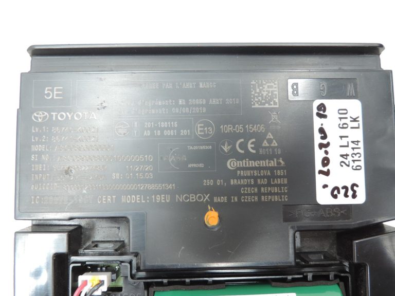 Oe Toyota Yaris IV XP210 raidītāja-uztvērēja vadības bloks 86740K0021