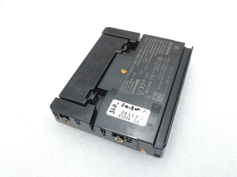 Oe Toyota Yaris IV XP210 raidītāja-uztvērēja vadības bloks 86740K0021