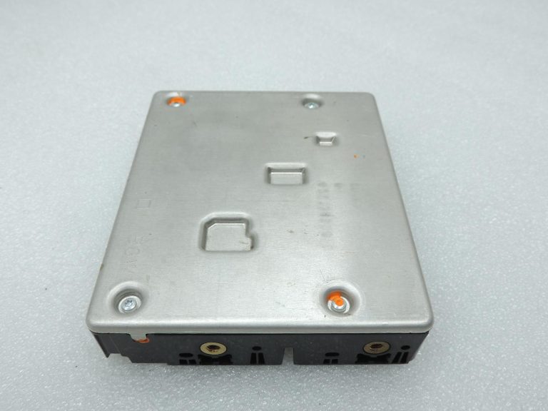 Oe Toyota Yaris IV XP210 raidītāja-uztvērēja vadības bloks 86740K0021