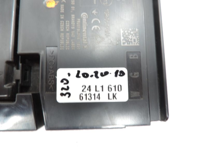 Oe Toyota Yaris IV XP210 raidītāja-uztvērēja vadības bloks 86740K0021