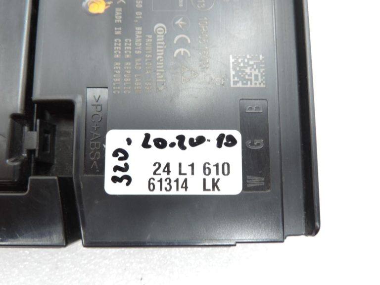 Oe Toyota Yaris IV XP210 raidītāja-uztvērēja vadības bloks 86740K0021