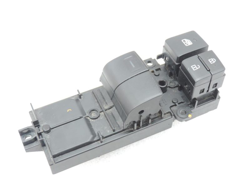 Oe Toyota Yaris IV XP210 logu pacēlāju slēdzis 84040K0030 84040-K0030