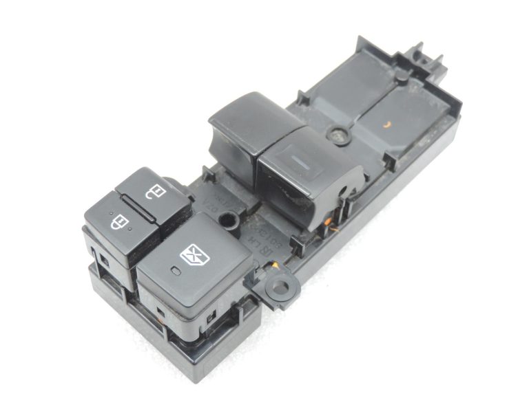 Oe Toyota Yaris IV XP210 logu pacēlāju slēdzis 84040K0030 84040-K0030
