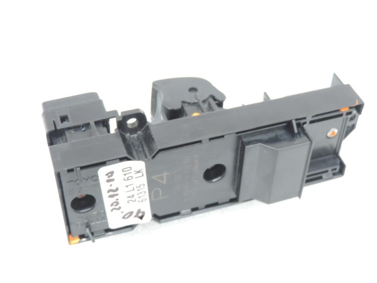 Oe Toyota Yaris IV XP210 logu pacēlāju slēdzis 84040K0030 84040-K0030