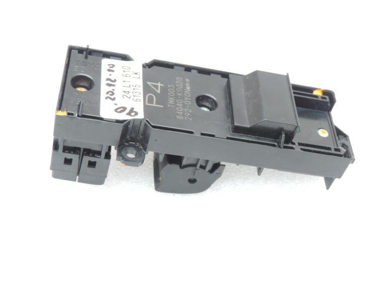 Oe Toyota Yaris IV XP210 logu pacēlāju slēdzis 84040K0030 84040-K0030