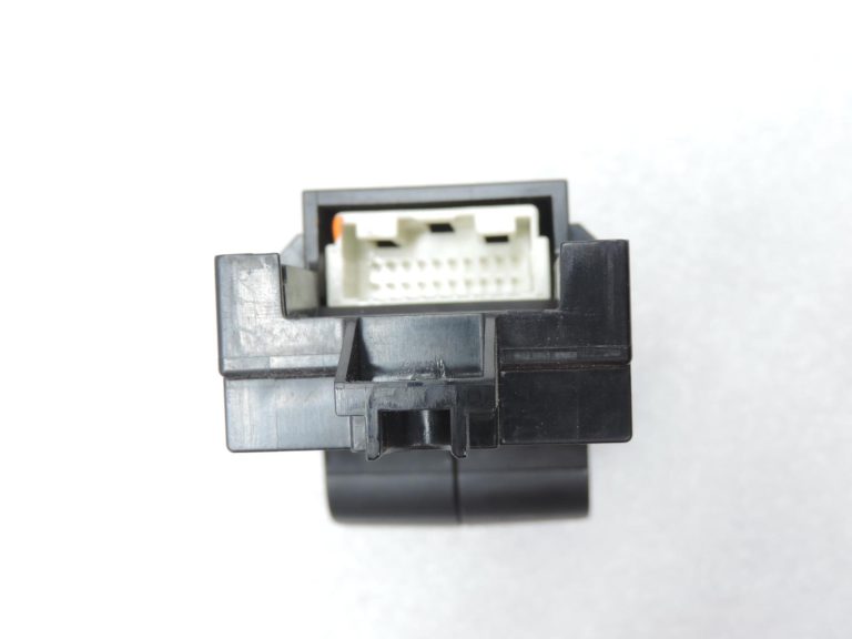 Oe Toyota Yaris IV XP210 logu pacēlāju slēdzis 84040K0030 84040-K0030