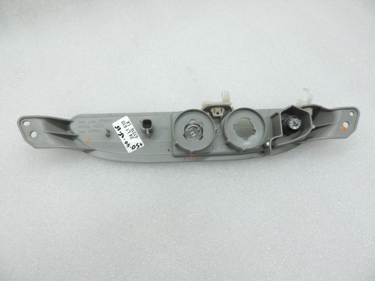 Oe Toyota Yaris IV XP210 atpakaļgaitas luktura korpuss 81581K0130