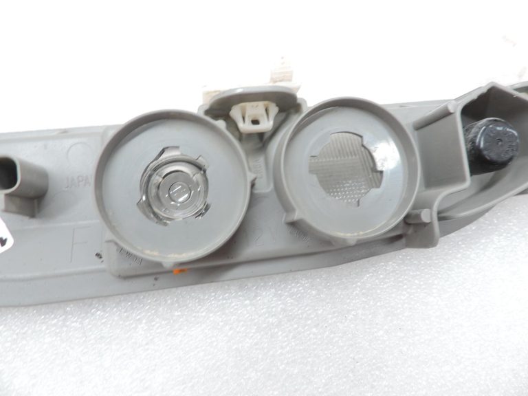 Oe Toyota Yaris IV XP210 atpakaļgaitas luktura korpuss 81581K0130