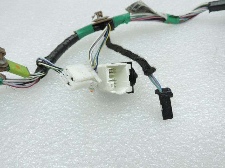 OE Toyota Corolla E21 priekšējā labās puses durvju vadu kopne 821510ZL80 Door wiring