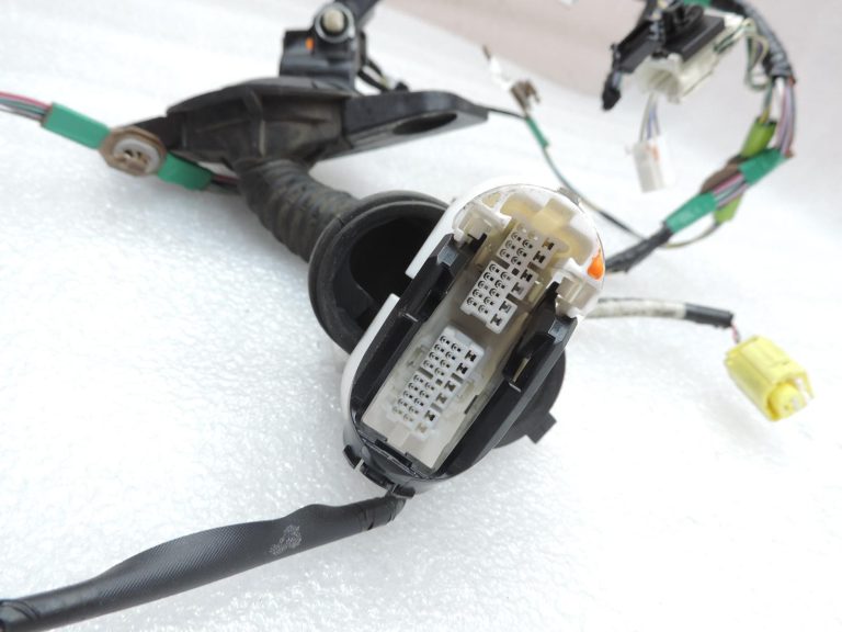 OE Toyota Corolla E21 priekšējā labās puses durvju vadu kopne 821510ZL80 Door wiring