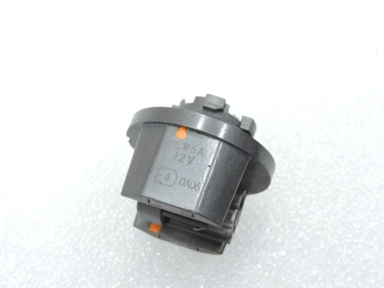 Oe Toyota Yaris IV XP210 LED lampa LED LR4B 8153615120 8196570010