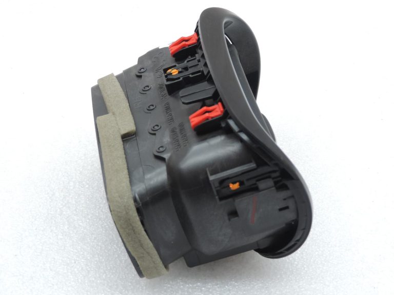 Oe Toyota Yaris IV XP210 paneļa gaisa pūtējs labajā pusē 55650K0050B0