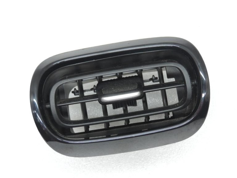 Oe Toyota Yaris IV XP210 instrumentu paneļa gaisa padeves sprausla (kreisajā pusē) 55660K0050B0