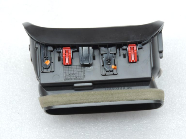 Oe Toyota Yaris IV XP210 instrumentu paneļa gaisa padeves sprausla (kreisajā pusē) 55660K0050B0