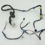 OE Toyota Corolla E21 aizmugurējās durvis, kreisā puse, 8215402D20 Durvju vadu kopne