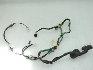 OE Toyota Corolla E21 aizmugurējās labās puses durvju vadu kopne 8215302F00 Door wiring