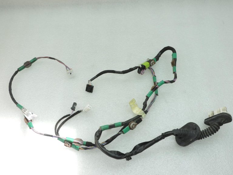 OE Toyota Corolla E21 aizmugurējās labās puses durvju vadu kopne 8215302F00 Door wiring
