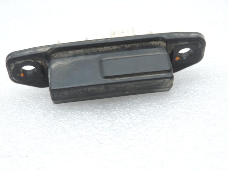 Oe Toyota Yaris IV XP210 bagāžnieka vāka slēdzis, bagāžnieka vāka rokturis 84840F4010