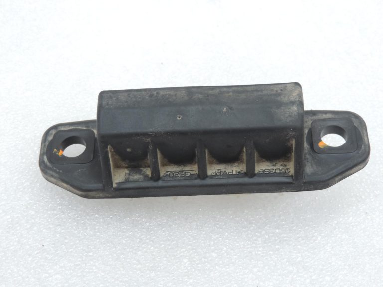 Oe Toyota Yaris IV XP210 bagāžnieka vāka slēdzis, bagāžnieka vāka rokturis 84840F4010