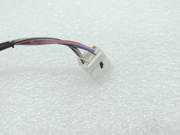 OE Toyota Corolla E21 aizmugurējās labās puses durvju vadu kopne 8215302F00 Door wiring