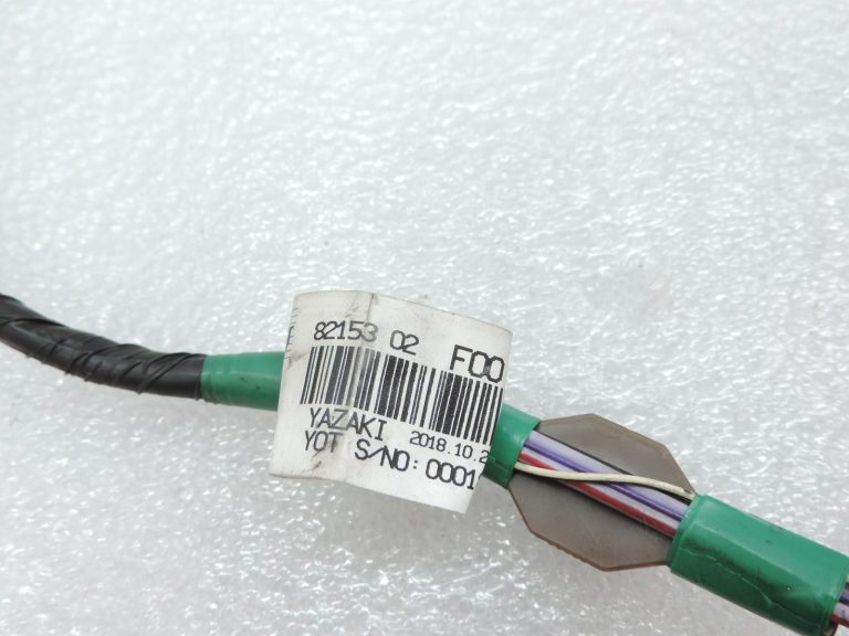 OE Toyota Corolla E21 aizmugurējās labās puses durvju vadu kopne 8215302F00 Door wiring