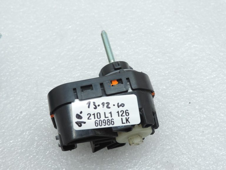 OE Toyota Corolla E21 priekšējā luktura regulēšanas motors LWR 8566168011