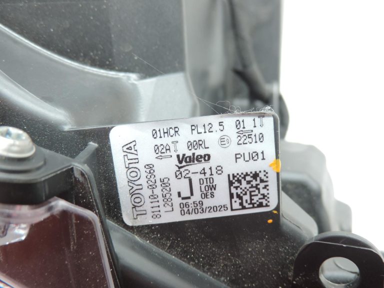 OE Toyota Corolla E21 priekšējais labais LED lukturis 8111002S60 KĀ JAUNS! 2025 !!!