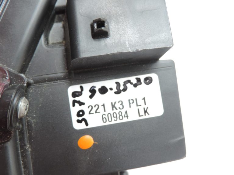 OE Toyota Corolla E21 priekšējais labais LED lukturis 8111002S60 KĀ JAUNS! 2025 !!!