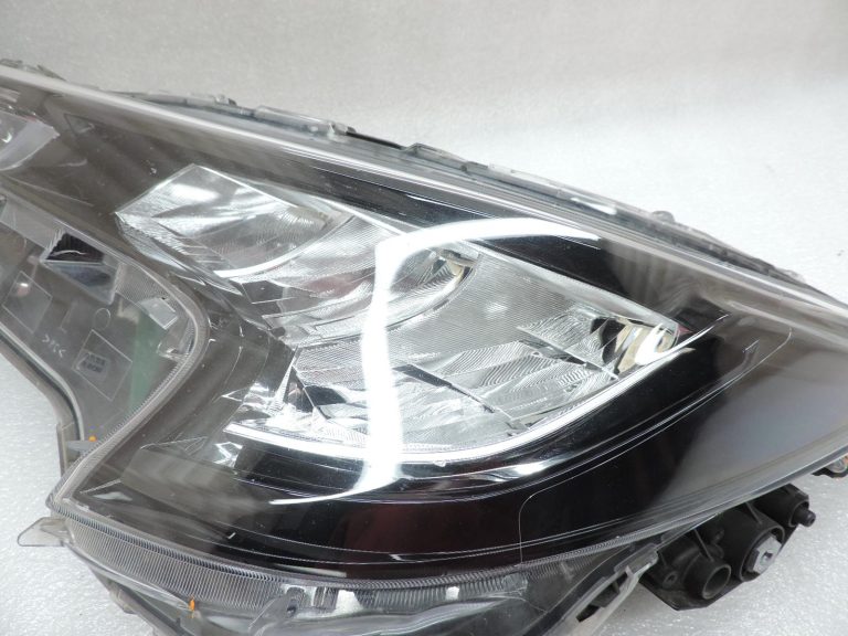OE Toyota Corolla E21 priekšējais kreisais LED lukturis 8115002S60