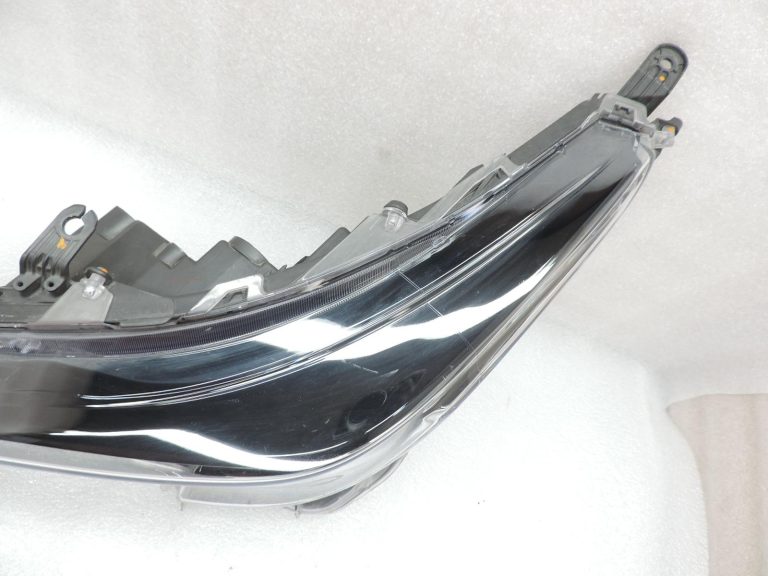 OE Toyota Corolla E21 priekšējais kreisais LED lukturis 8115002S60