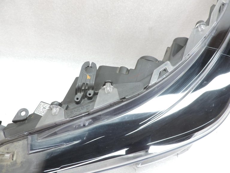 OE Toyota Corolla E21 priekšējais kreisais LED lukturis 8115002S60