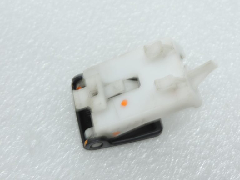 OE Toyota Corolla E21 motora pārsega atbloķēšanas rokturis 53601F4020C0