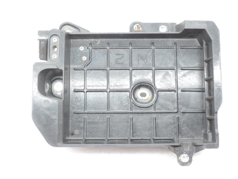 OE Toyota Corolla E21 akumulatora nodalījums 7440402830