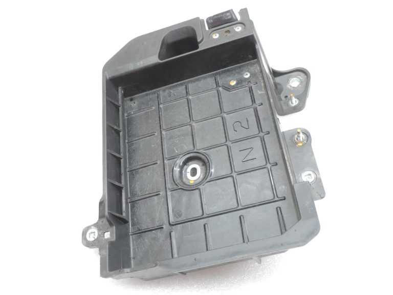 OE Toyota Corolla E21 akumulatora nodalījums 7440402830