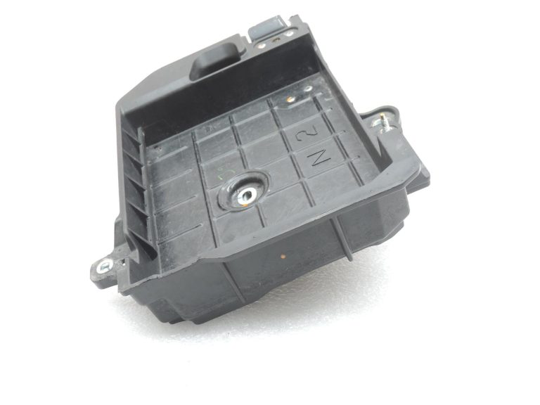 OE Toyota Corolla E21 akumulatora nodalījums 7440402830