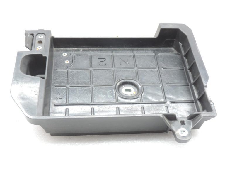 OE Toyota Corolla E21 akumulatora nodalījums 7440402830