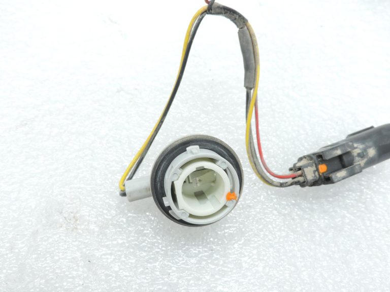 OE Opel Zafira C LED spuldzes turētājs aizmugurējai lukturim, ārējais