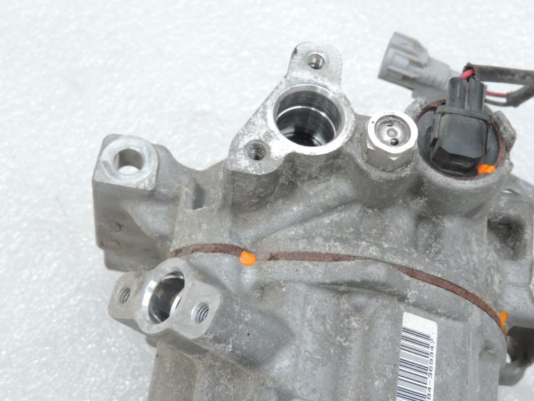 OE Toyota Corolla E21 1,2i 8NRFTS gaisa kondicionēšanas kompresors AC sūknis 8831002C00
