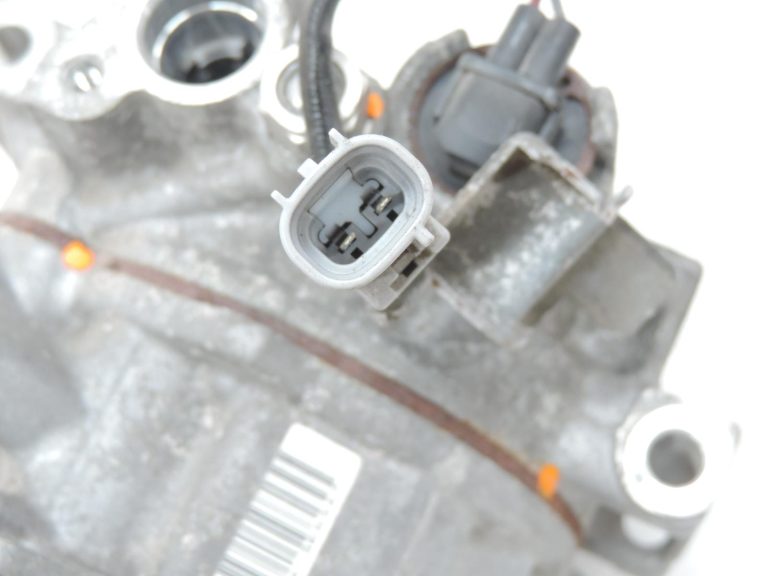 OE Toyota Corolla E21 1,2i 8NRFTS gaisa kondicionēšanas kompresors AC sūknis 8831002C00