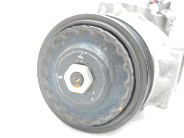 OE Toyota Corolla E21 1,2i 8NRFTS gaisa kondicionēšanas kompresors AC sūknis 8831002C00