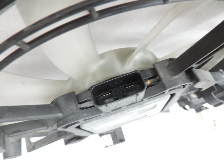 OE Toyota Corolla E21 1,2i 8NRFTS dzinēja ventilatora radiatora difuzors 167110Y260