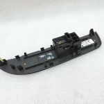 OE Toyota Corolla E21 priekšējā labā loga pacēlēja slēdzis 8481002250